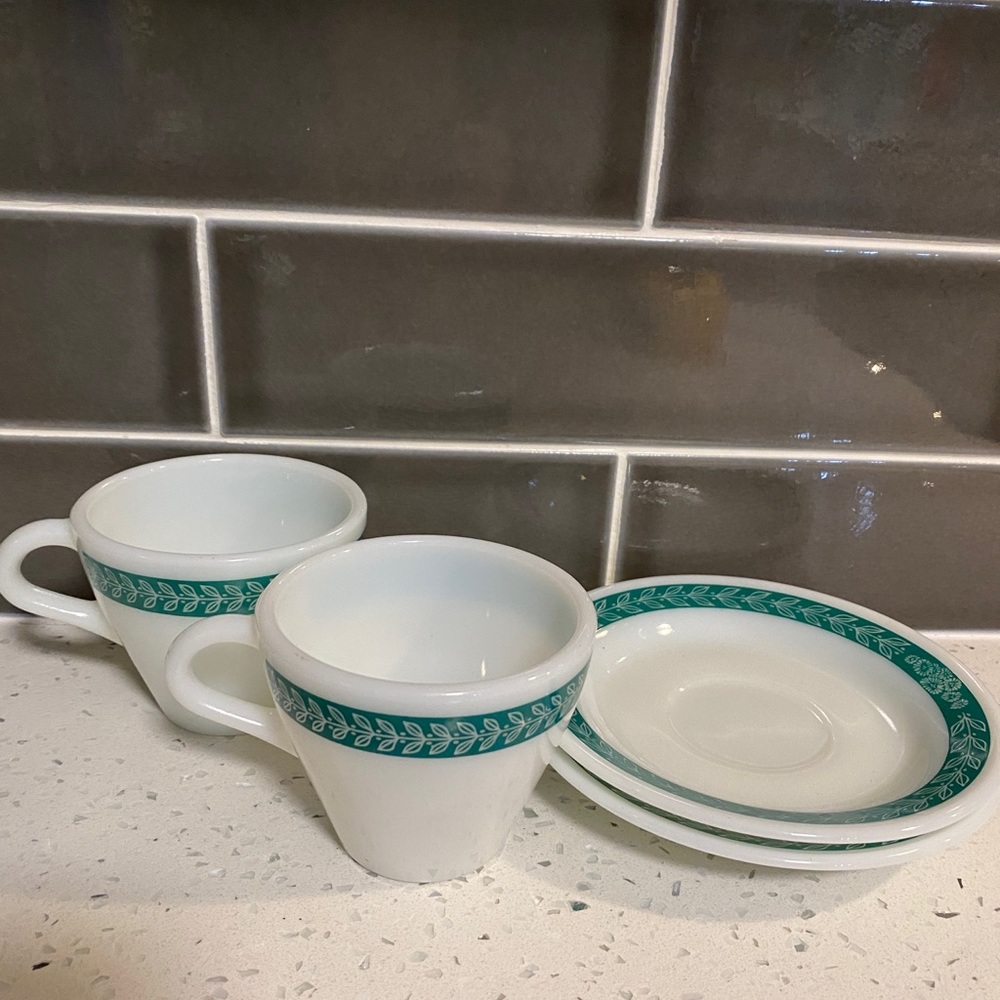 2 Vintage Pyrex Dinnerware Cups & Saucers Laurel Leaf Fern Green - Perfect! - Picture 3 of 7